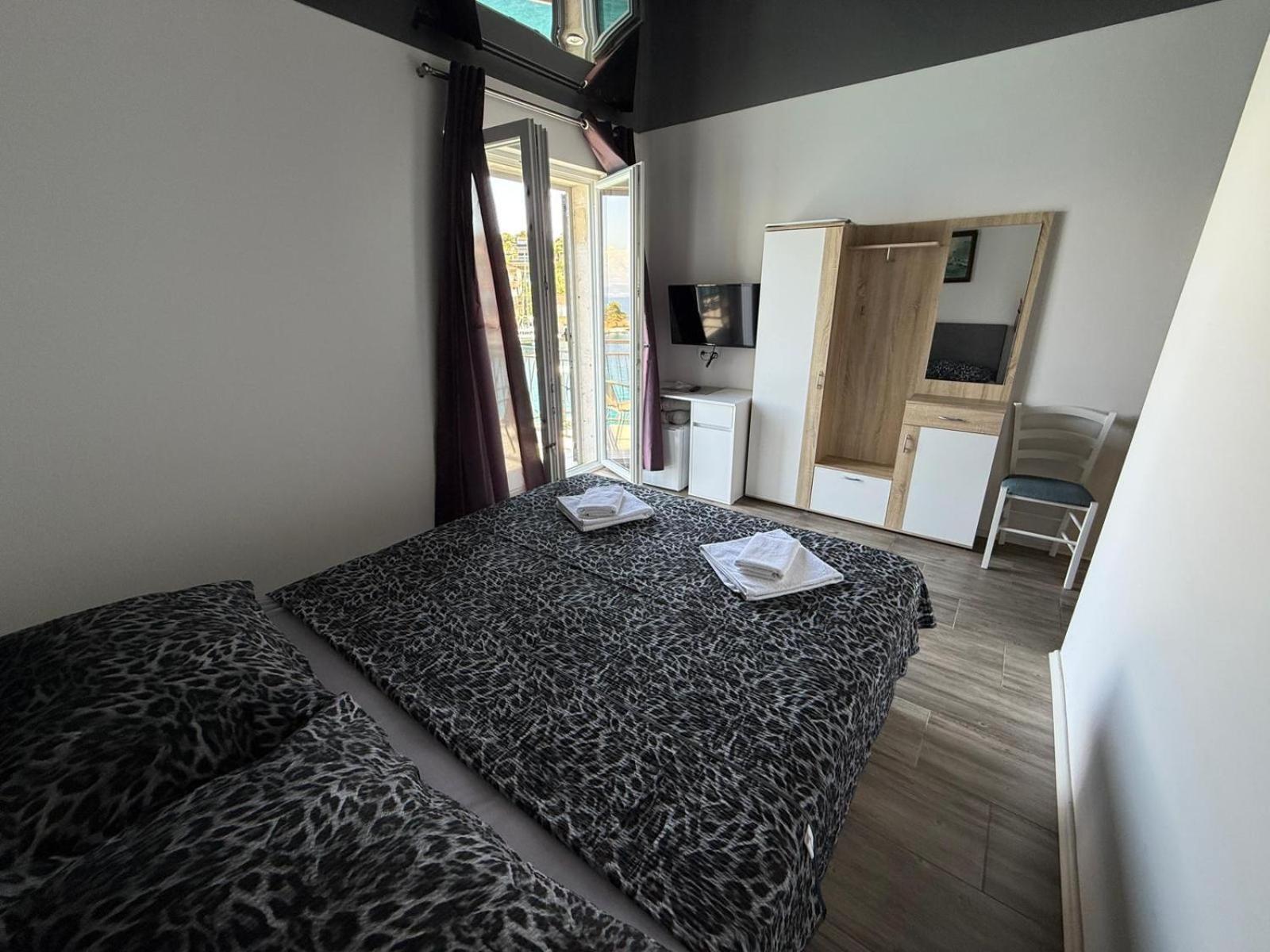 Hotel Royal Rina Stomorska Zimmer foto